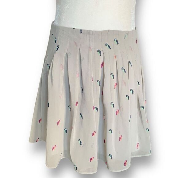 BCBGeneration Skirt Grey Box Pleated Moonstone Combo Parrot Animal Print Flowy - Picture 10 of 10